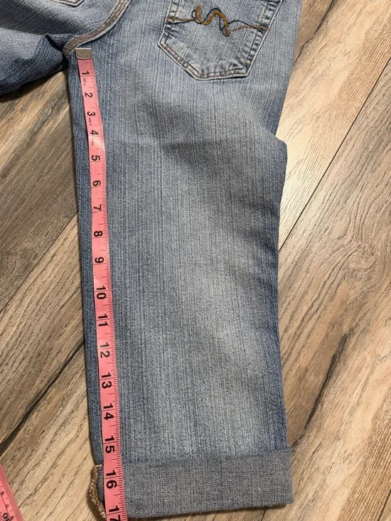 lei Light Blue Washed Capris Jeans - Picture 7 of 8